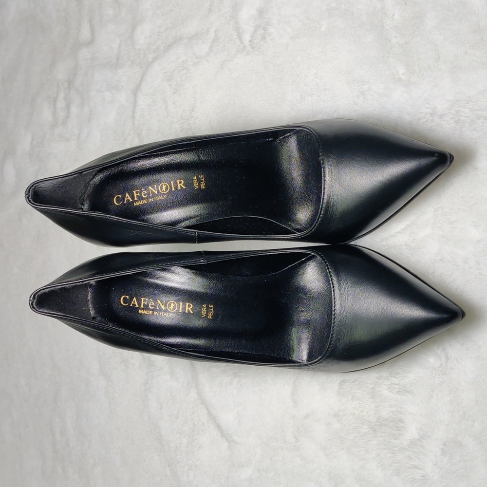 Cafe Noir black leather pumps